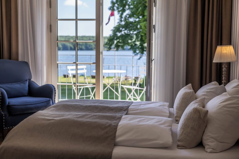Deluxe Double Room, Bathtub, Sea View | Premium bedding, desk, laptop workspace, iron/ironing board (on request)