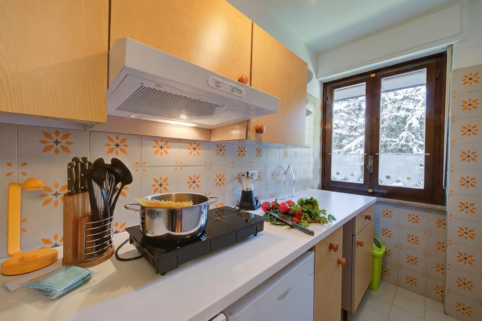 Standard Studio, Mountain View (Il Nido di Elda (few steps from) | Private kitchen | Fridge, microwave, stovetop, dishwasher