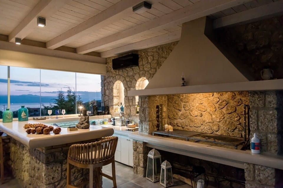 Al fresco dining at its finest – your BBQ retreat awaits