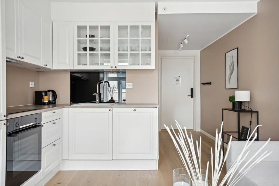 Rosa  1 Bedroom Apartment | Private kitchen | Full-size fridge, oven, stovetop, dishwasher