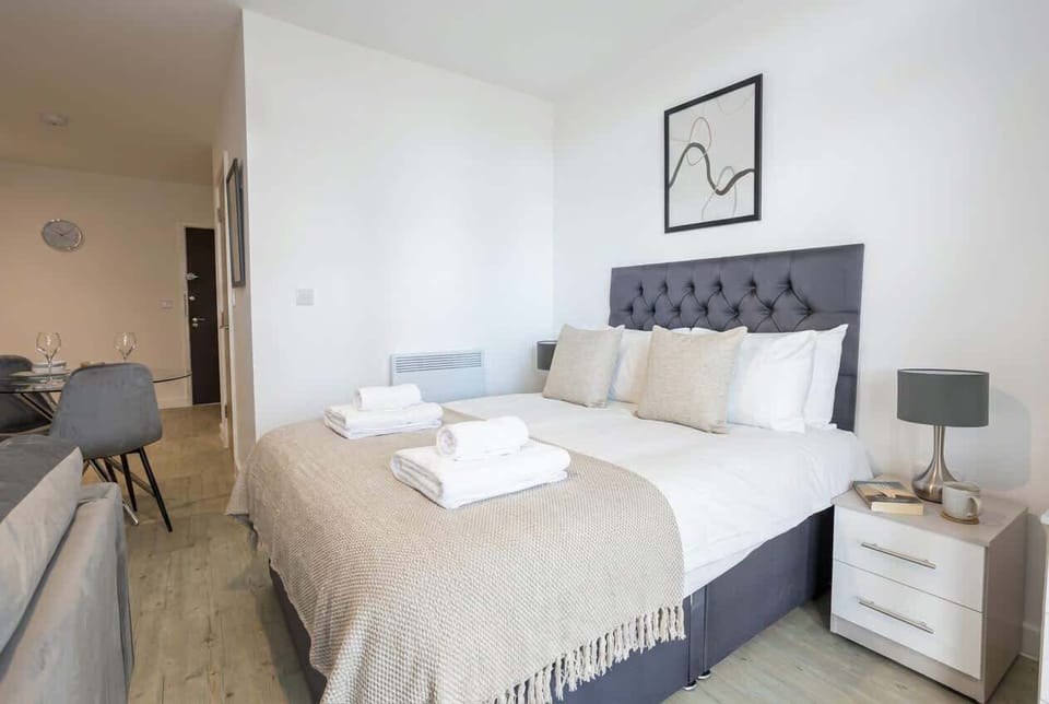 Bedroom (Studio)