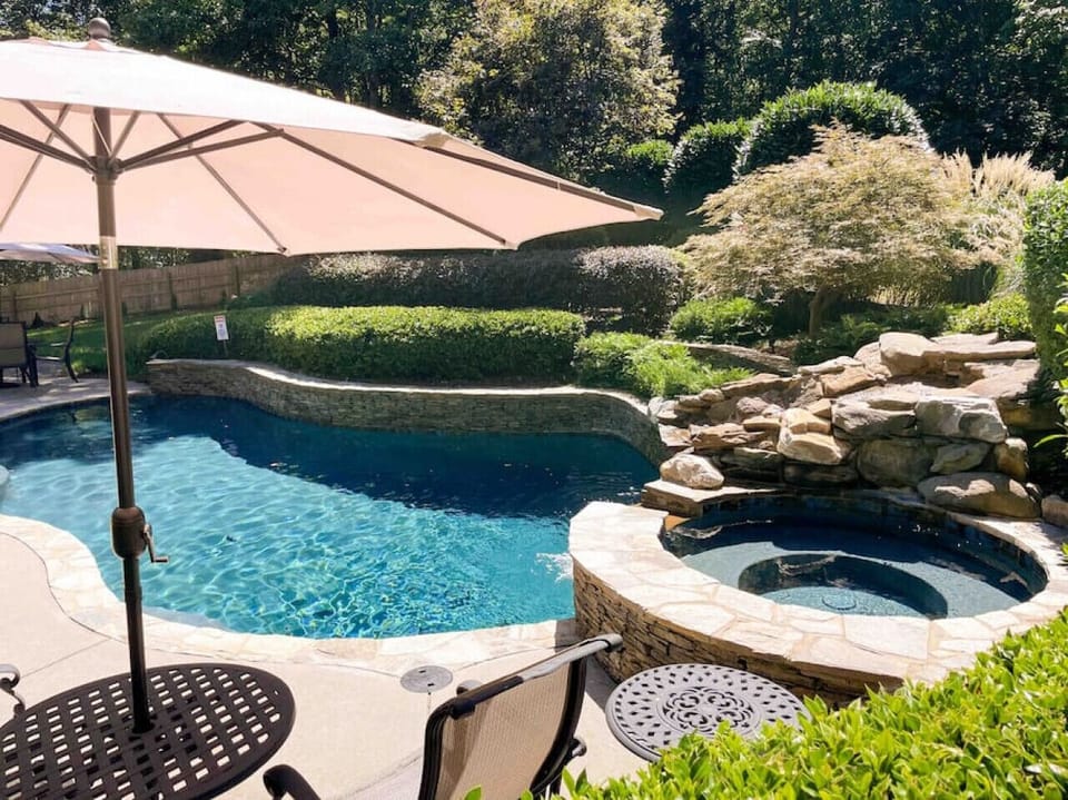 Spend Lazy Days By the Heated Swimming Pool and Hot Tub