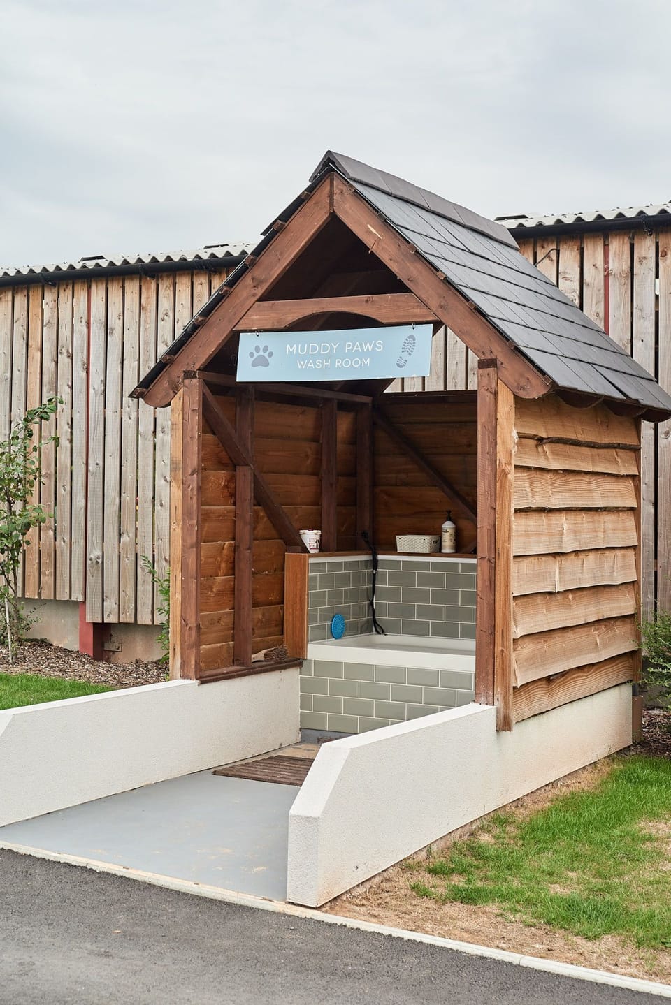 The outdoor dog wash at The Dairy Barn, Worcestershire