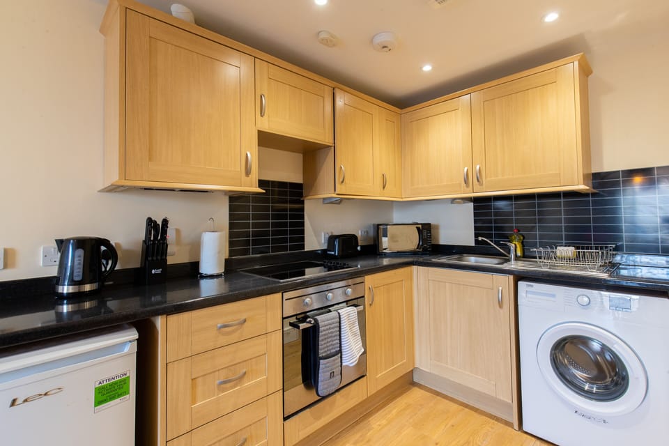 Executive Apartment, Private Bathroom, City View | Private kitchen
