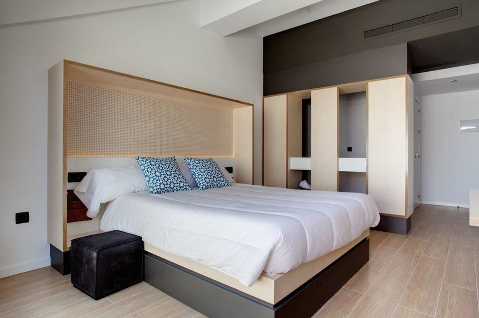 Soundproofing, free WiFi, bed sheets, wheelchair access