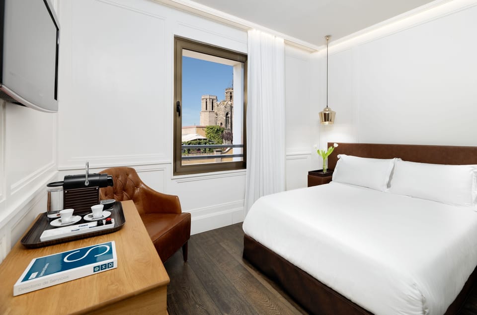 Premium bedding, minibar, in-room safe, individually furnished