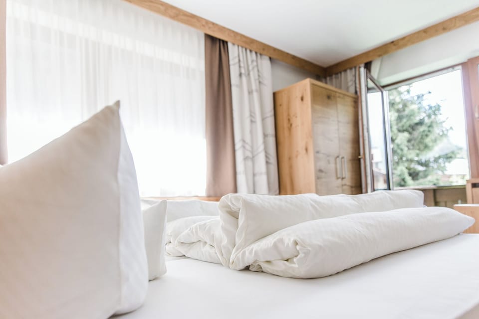 Down comforters, in-room safe, WiFi (free), individually furnished