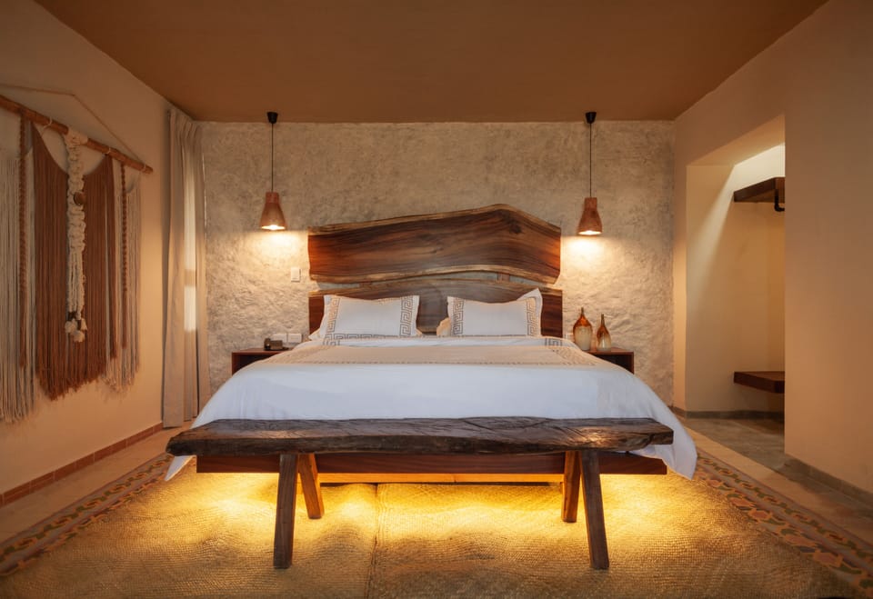 Ocean View Suite, 1 King Bed | In-room safe, WiFi (free), bed sheets