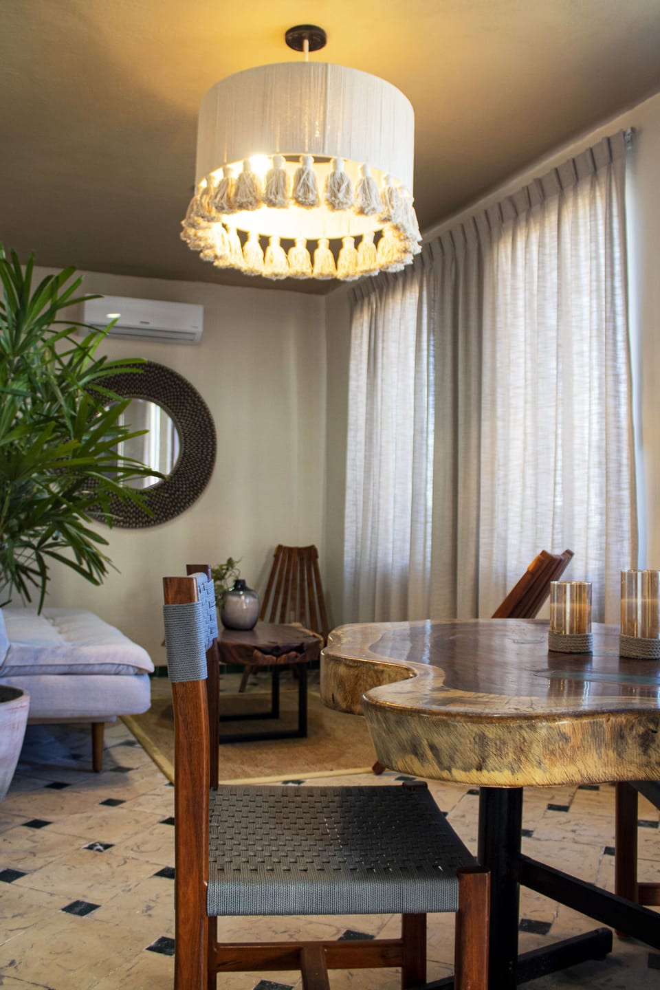 In-room safe, WiFi (free), bed sheets