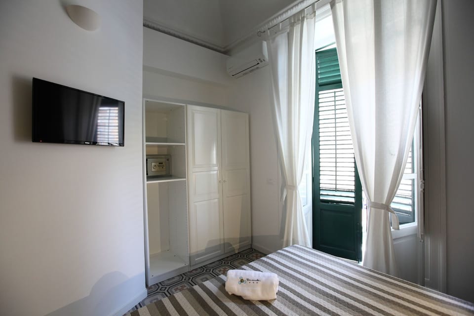 Hypo-allergenic bedding, memory foam beds, minibar, in-room safe