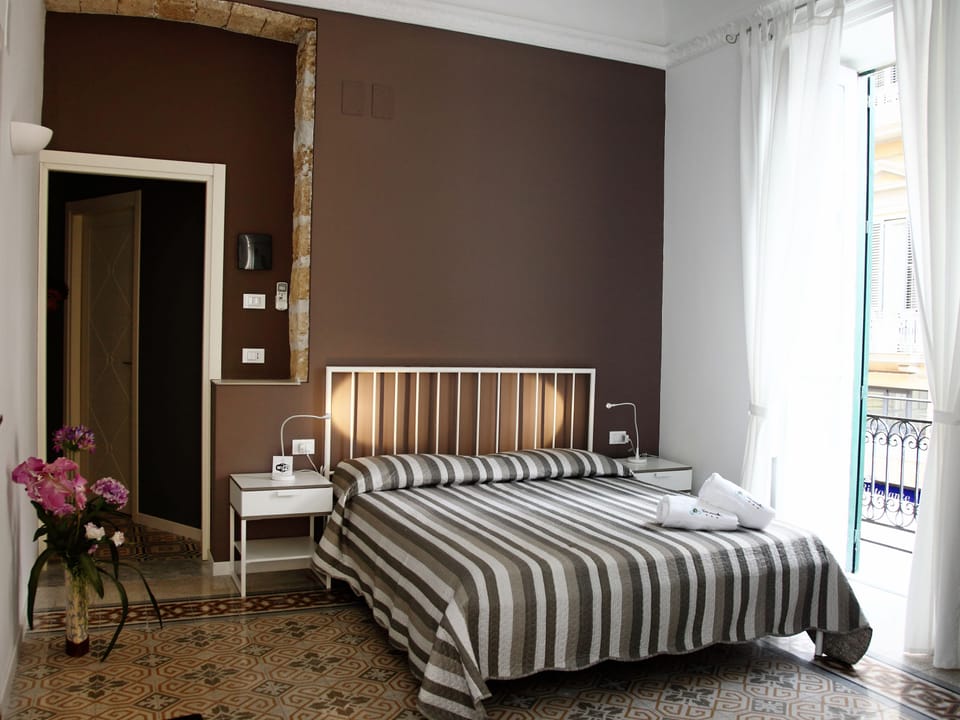 Deluxe Triple Room | Hypo-allergenic bedding, memory foam beds, minibar, in-room safe