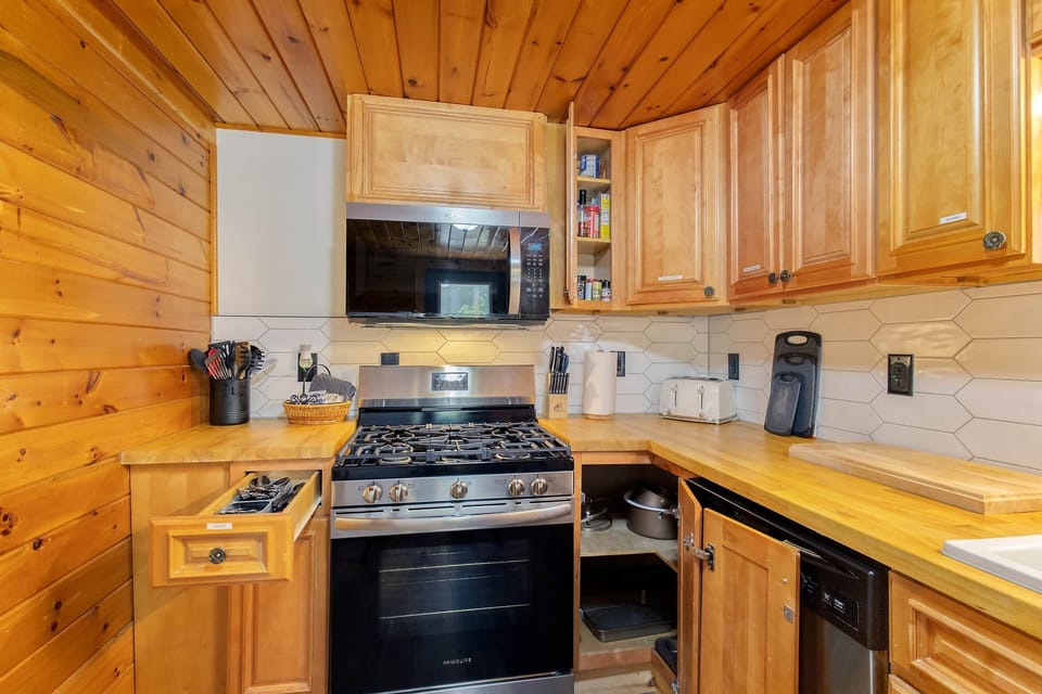 33_250 pine grove rd-33