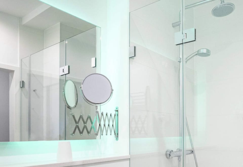 Rainfall showerhead, hair dryer, towels, soap