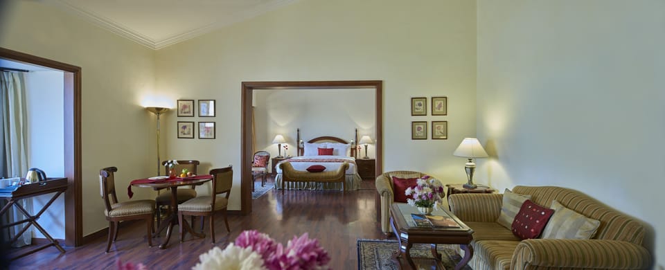 Luxury Suite | In-room safe, iron/ironing board