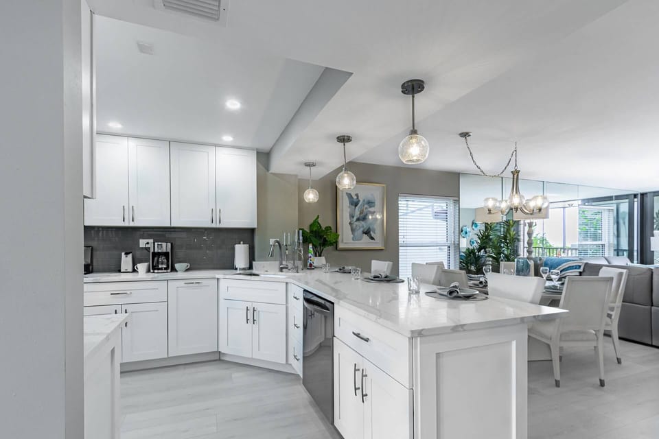 Condo (Siesta Breakers on Crescent Beach) | Exterior