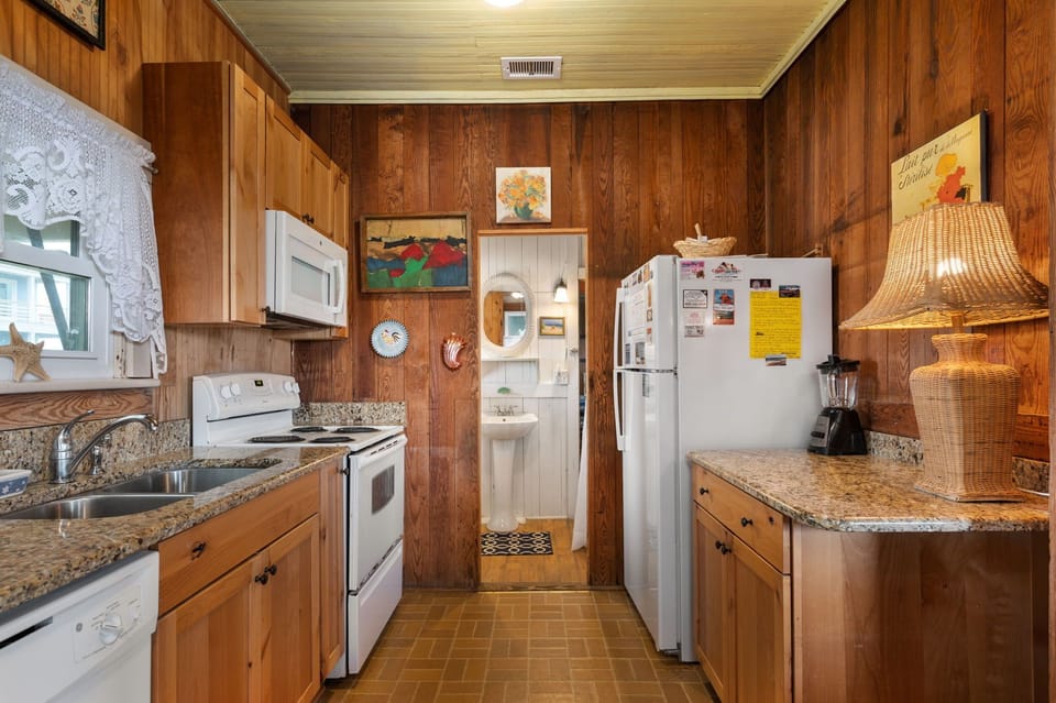 NH222: Island Dancer | Kitchen Area