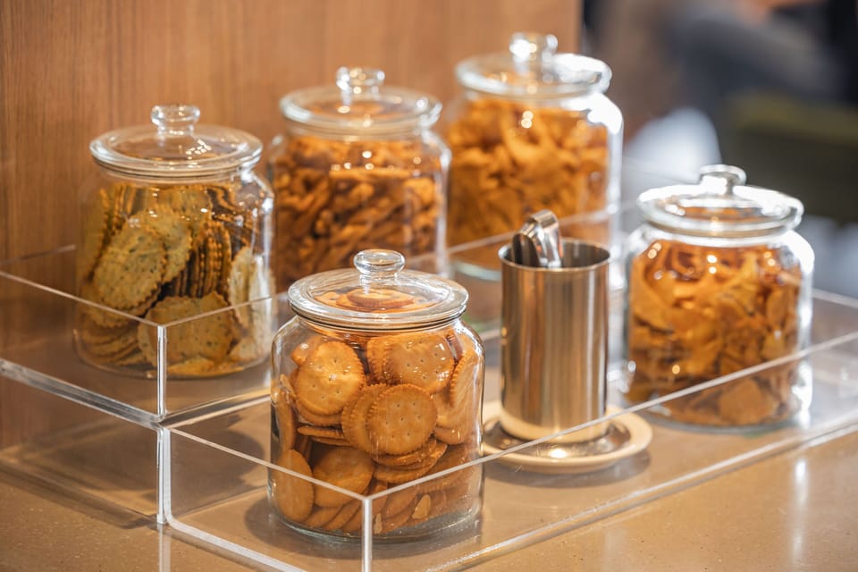 Snack bar