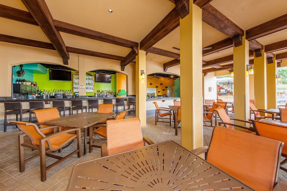Pool bar and grill on-site.