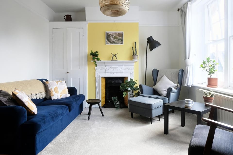 Apartment (2 Bedrooms) | Living room