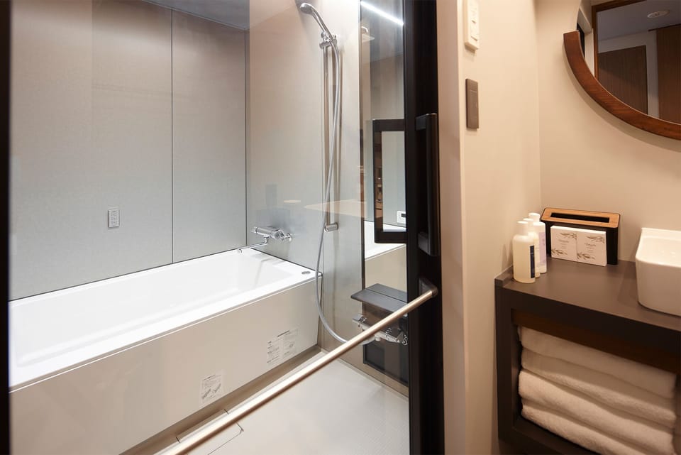 Free toiletries, bathrobes, bidet, towels