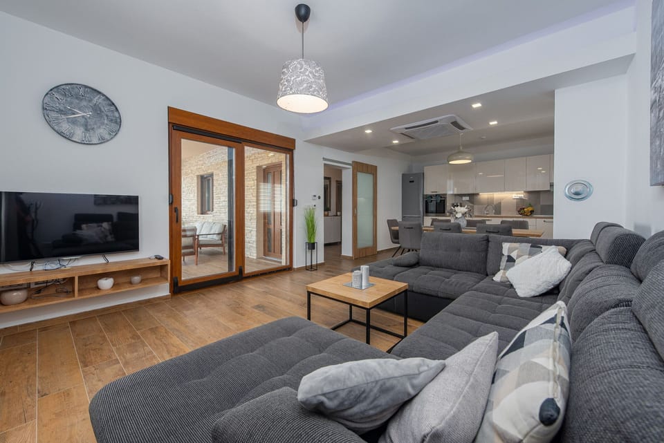 Villa, 3 Bedrooms, Accessible, Private Pool | Living room