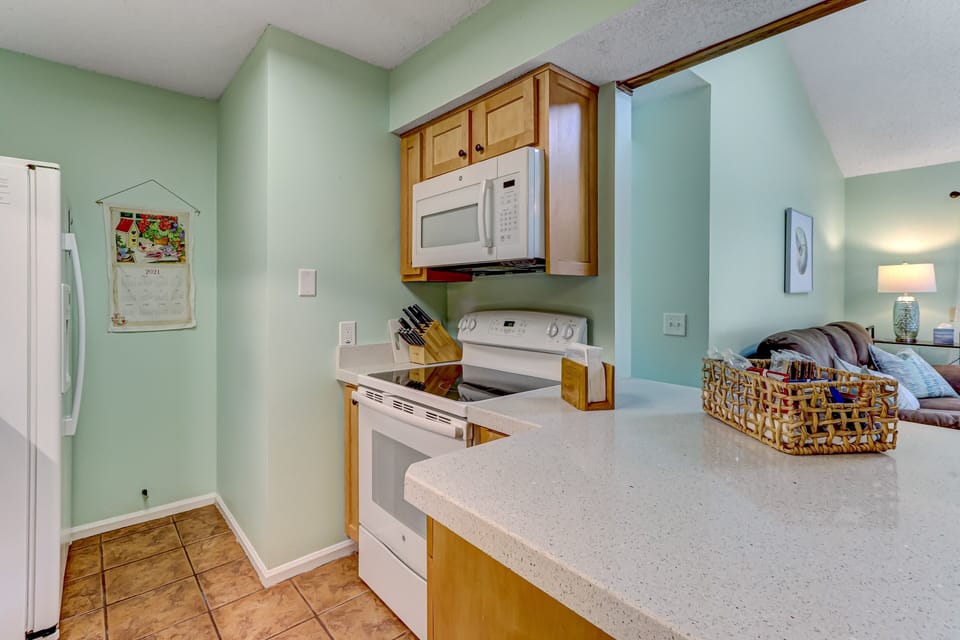 Condo, 2 Bedrooms | Interior