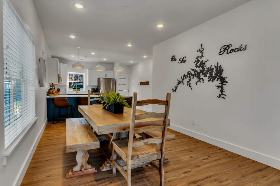 Cottage, 5 Bedrooms | Dining