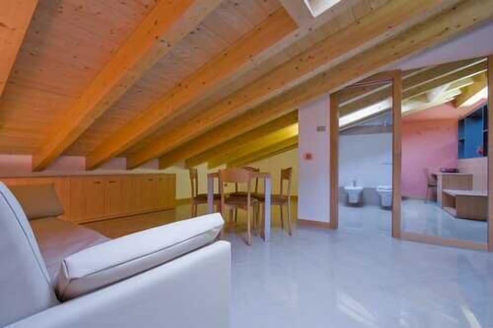 Room | Room amenity