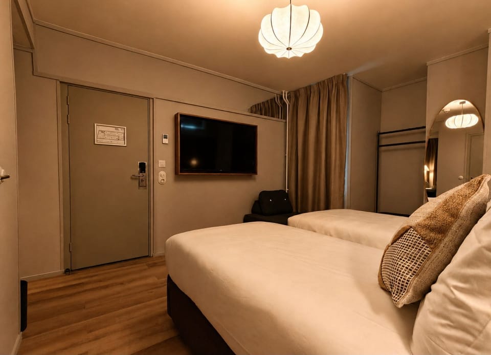 In-room safe, desk, iron/ironing board (on request), WiFi (free)