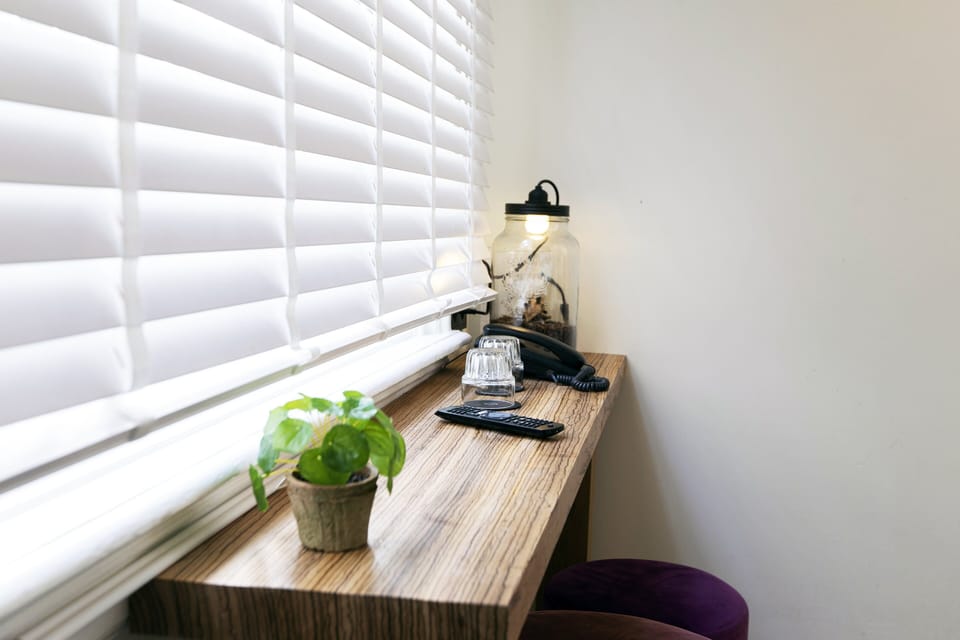 Double Room, 1 Queen Bed | Room amenity