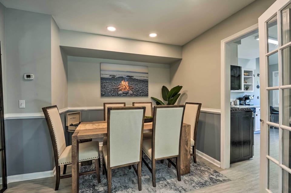 Dining Room | Central Air Conditioning