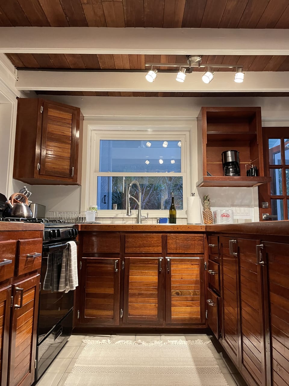 Well equipped main kitchen ready for family meals or gathering