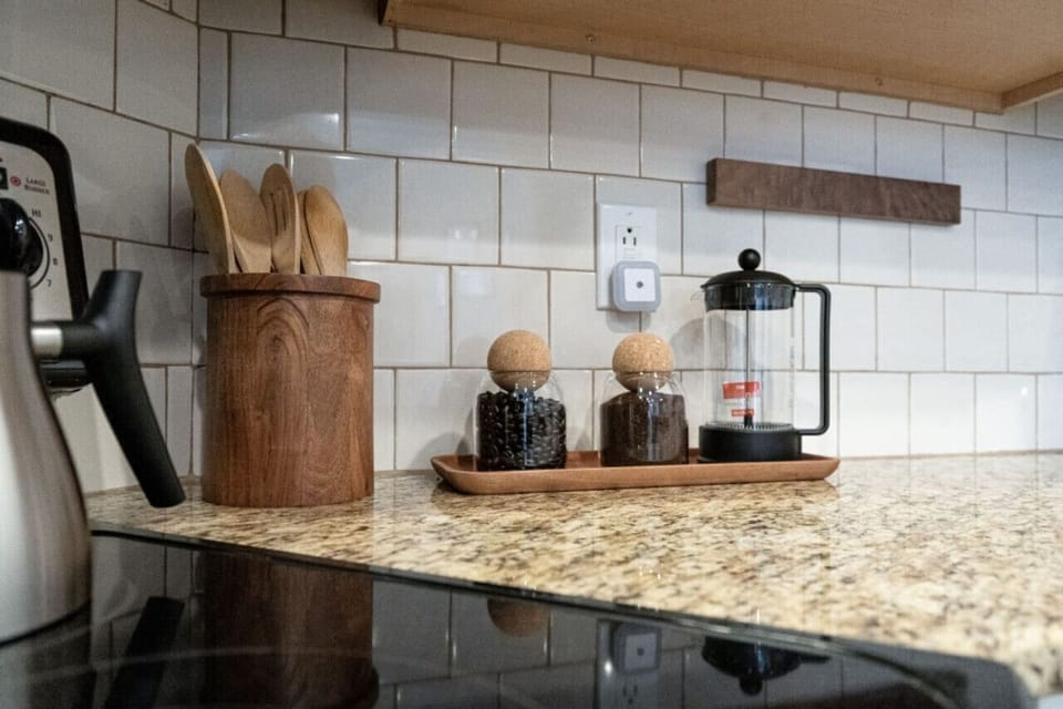 Ways to make coffee! Drip, French P, Grinder, Keurig