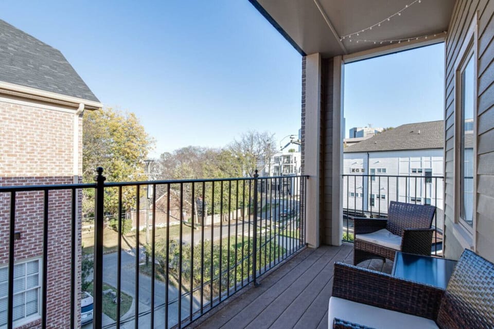 Private balcony off master bedroom
