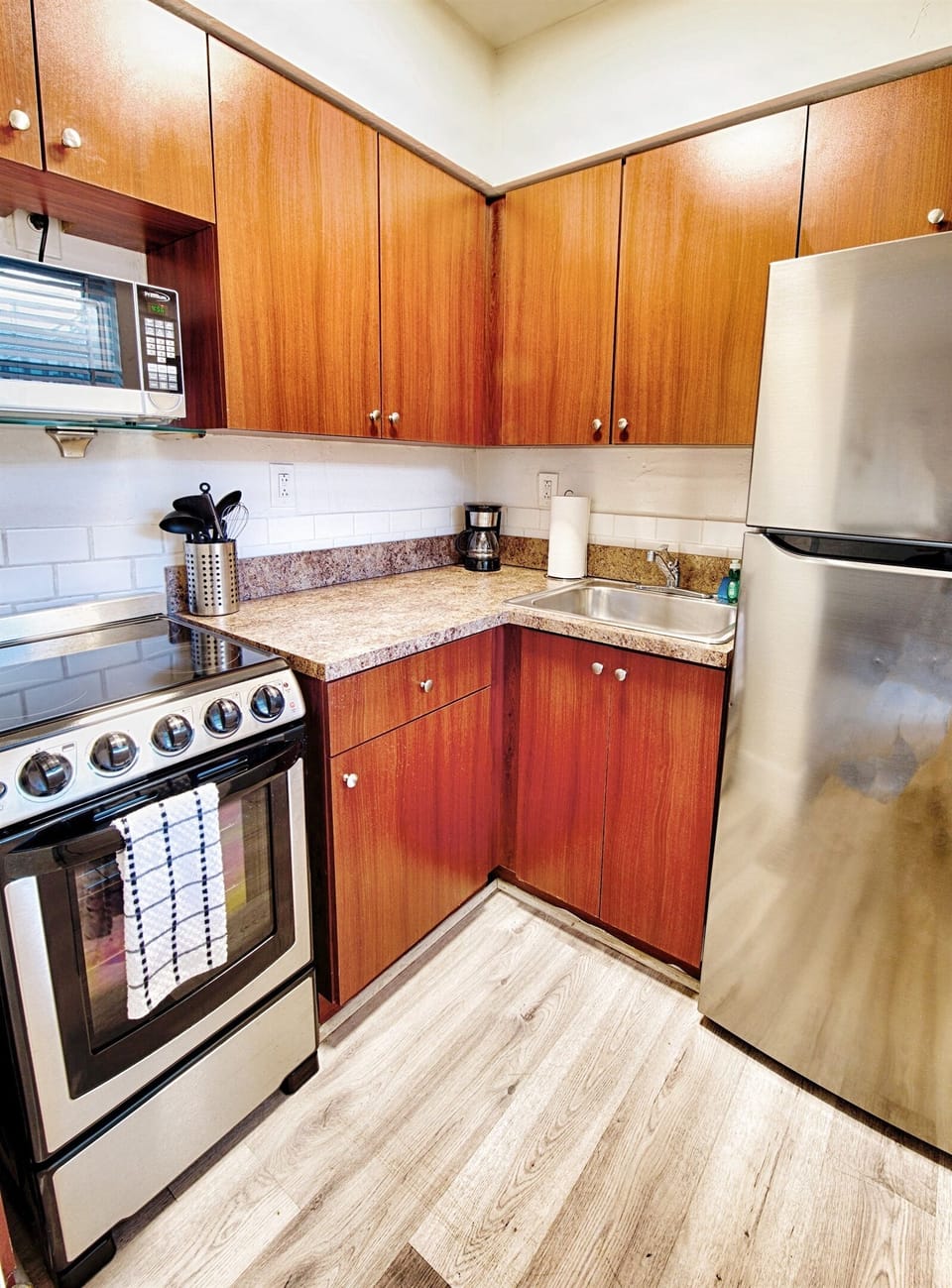 Your fully equipped kitchen is ready for cooking your favorite meals!