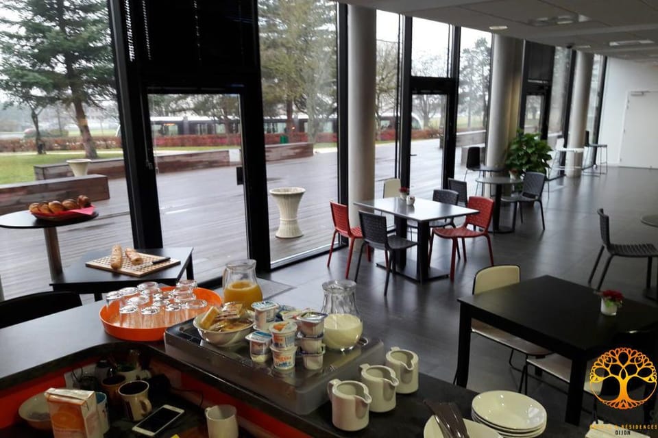 Dine in convenience: restaurant on premises.