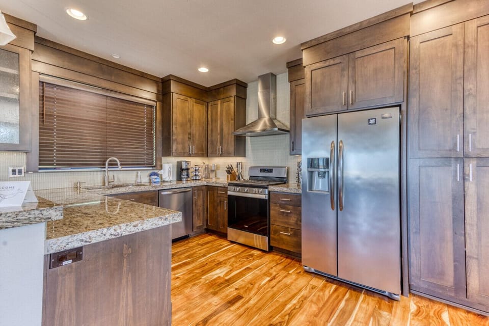 Fully Stocked Kitchen