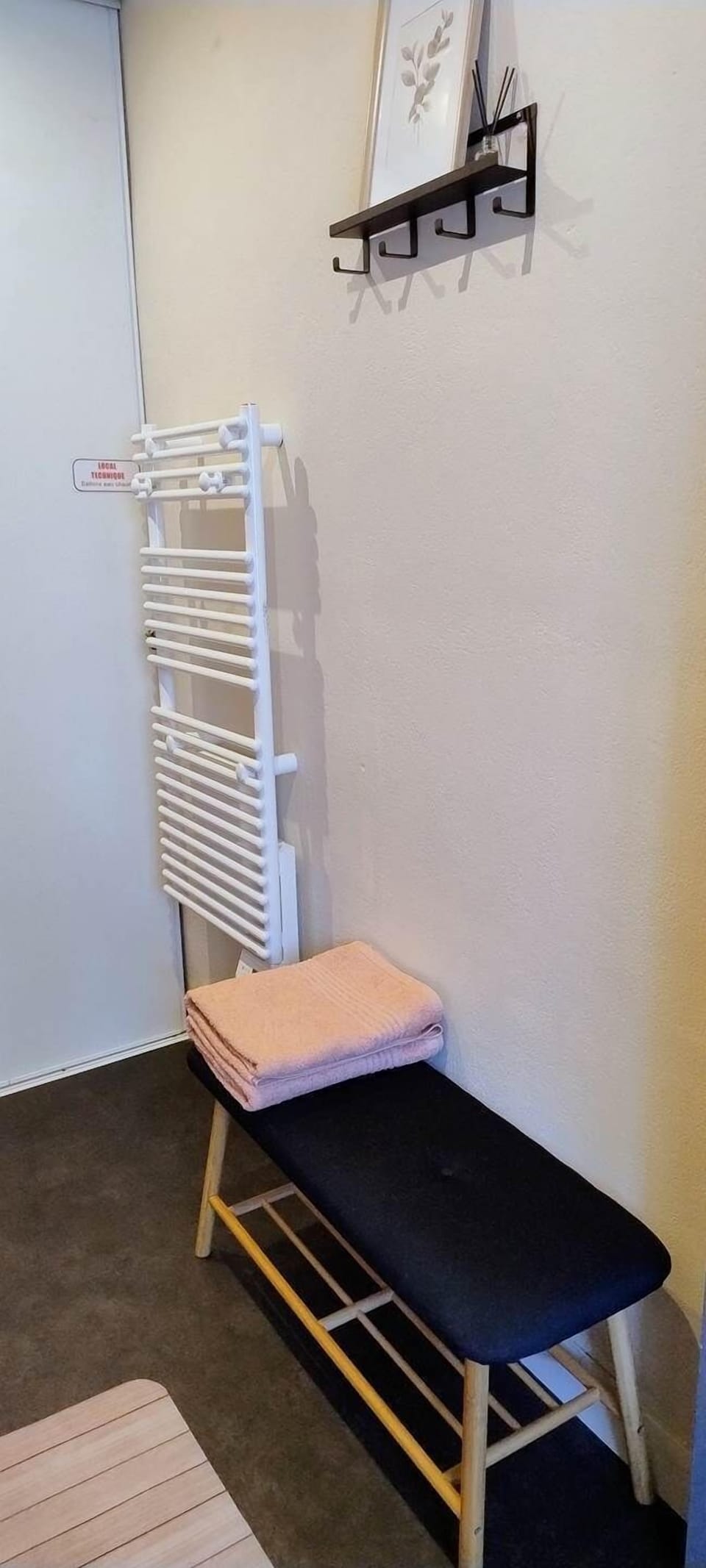serviettes de bain-seche serviette soufflant-salle de bain-16 bis-gite-hotel-marssac-sur-tern-albi