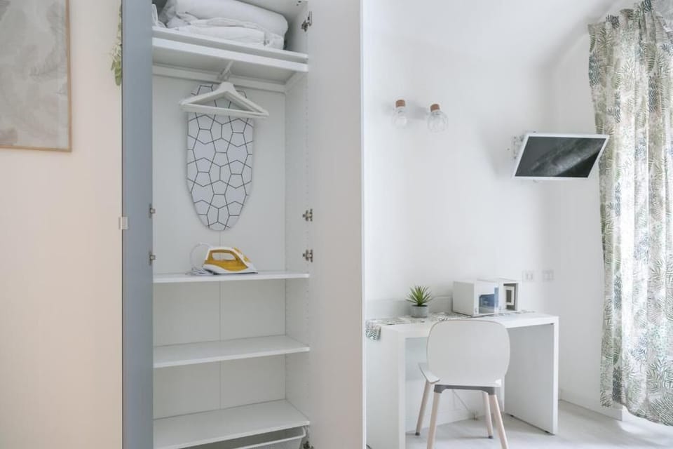 Double Room | Desk, iron/ironing board, free WiFi