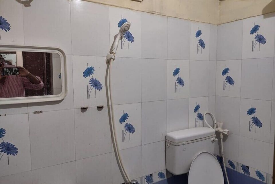 Standard Room | Bathroom