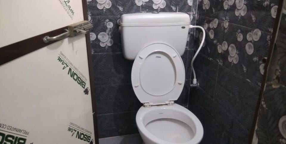 Standard Room | Bathroom