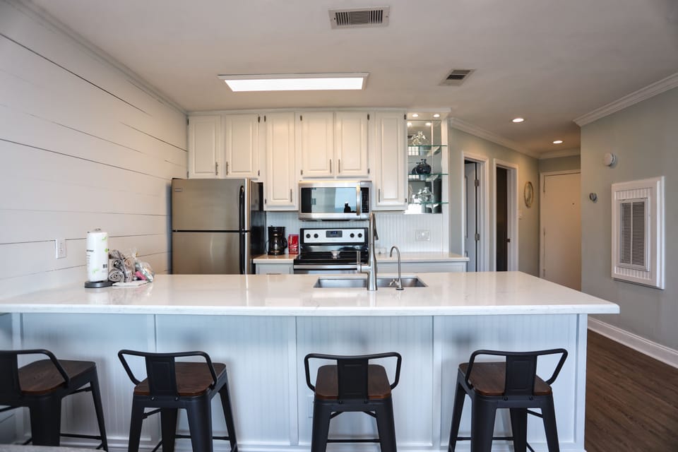Full kitchen