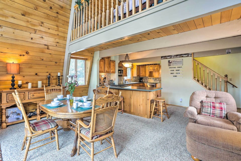 Dining Room | Electric Heating | Board Games & Books