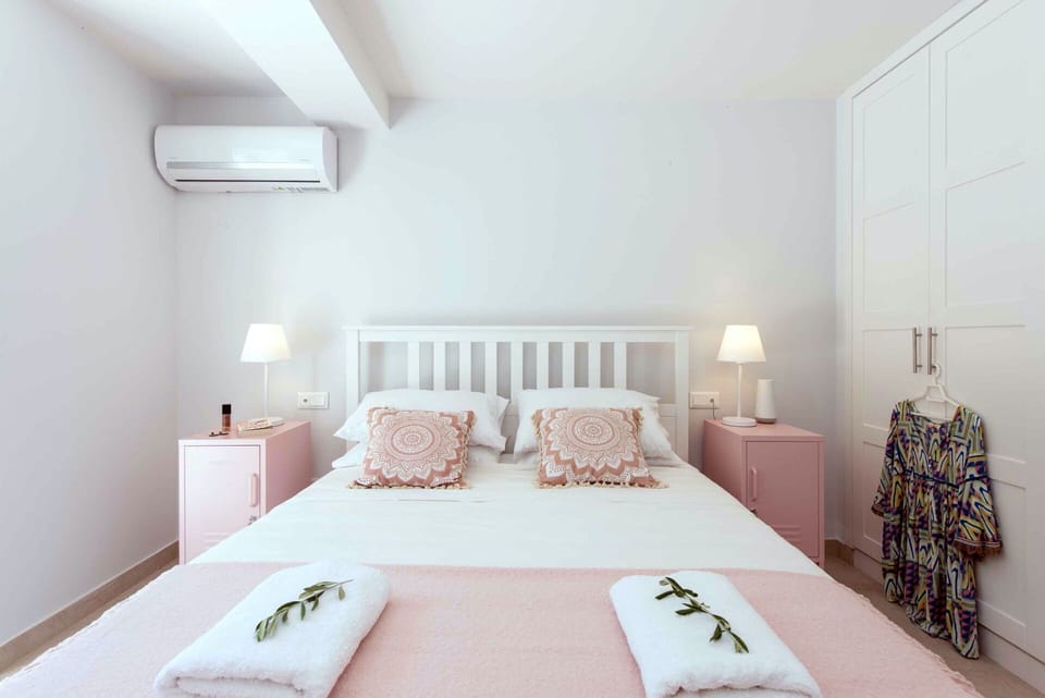 Luxury Villa | 4 bedrooms, iron/ironing board, free WiFi, bed sheets