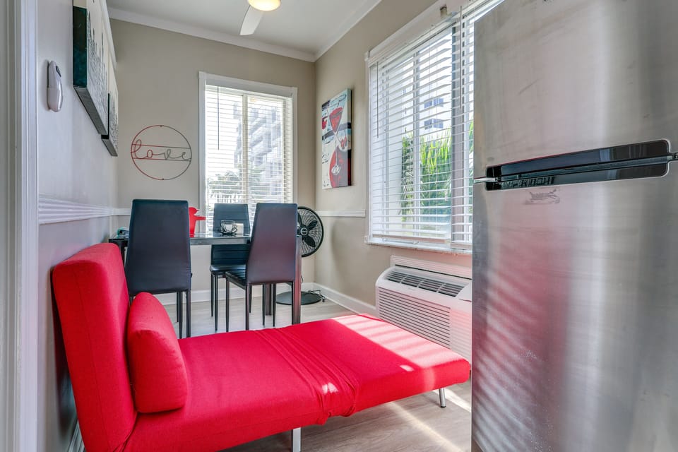 Dining Area | Twin Sleeper Sofa