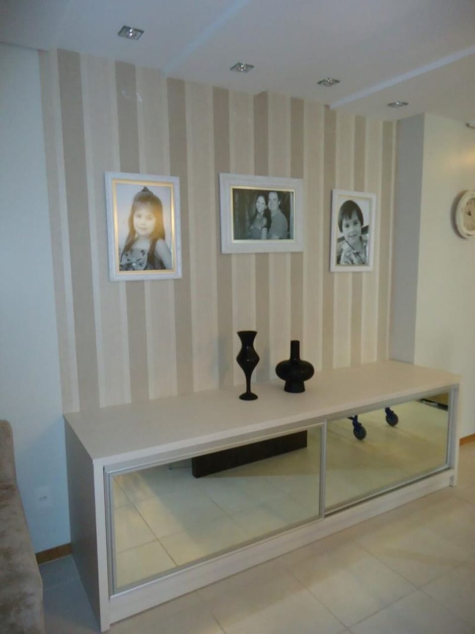 Family Apartment, Pool Access | Living area | 40-inch Smart TV with digital channels, TV, Netflix