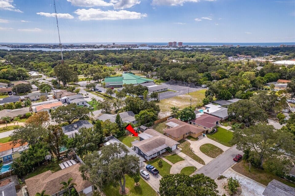 5 minutes from the Gulf of Mexico