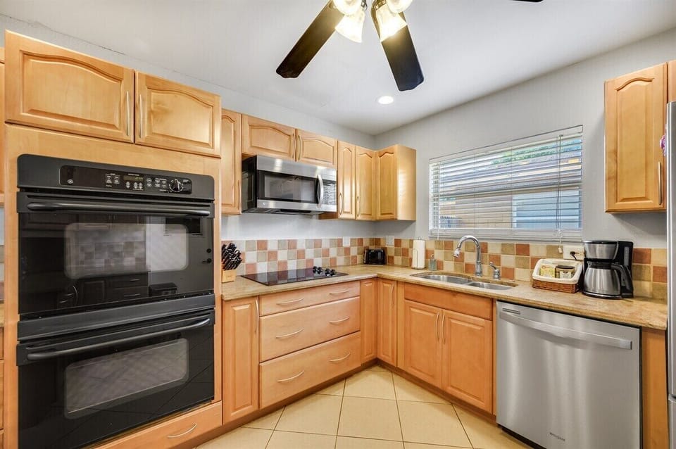 Fully equipped modern kitchen