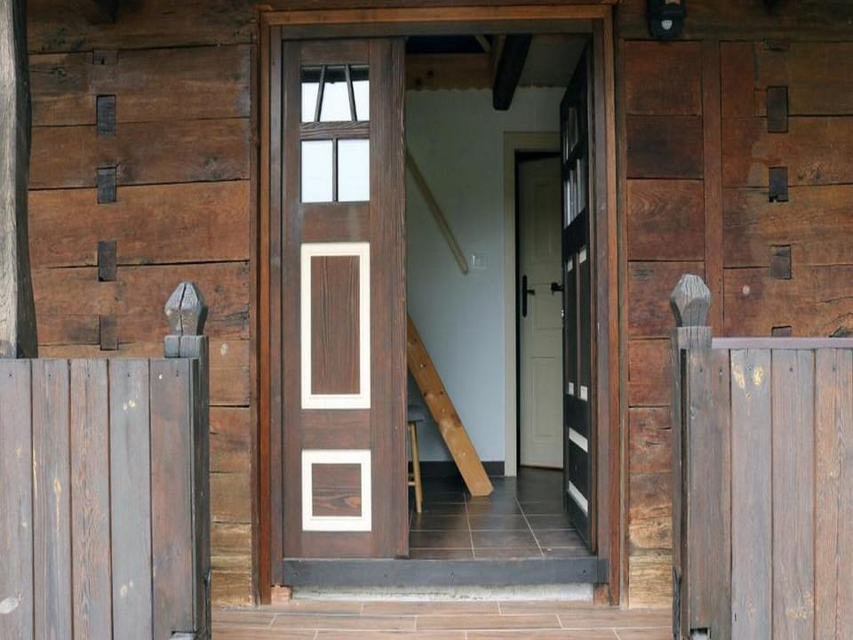 House (Three Bedroom Holiday Home with Patio) | Property entrance