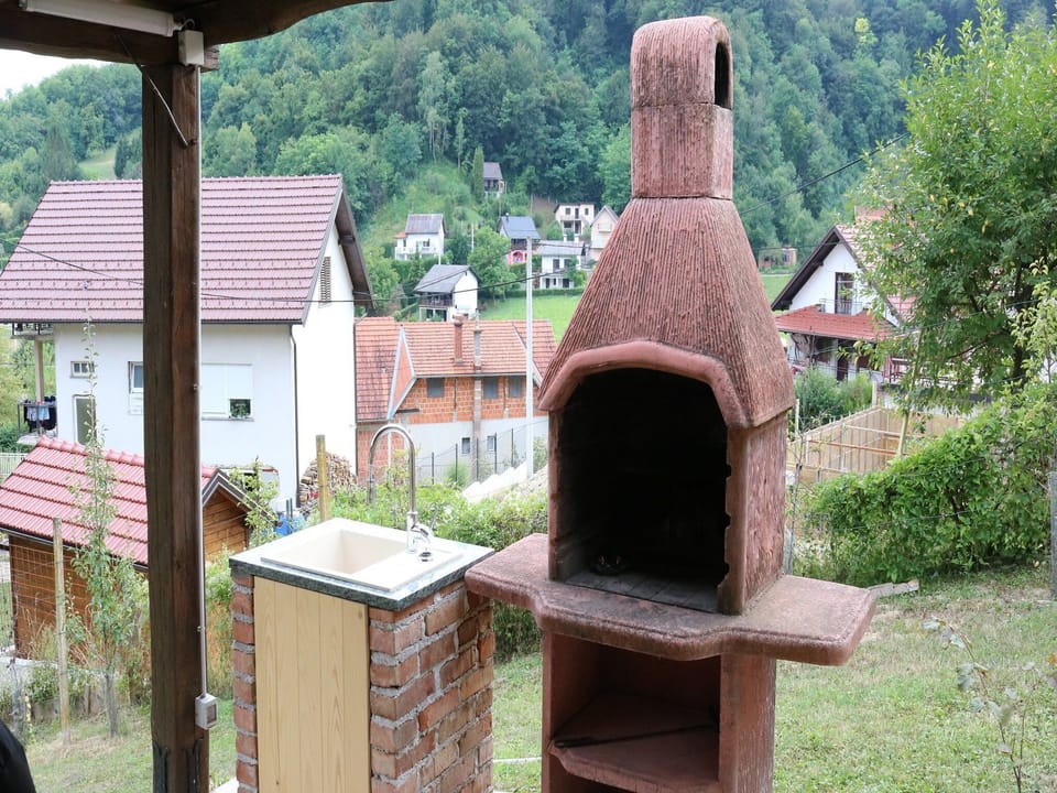House (Three Bedroom Holiday Home with Patio) | BBQ/picnic area